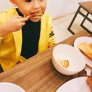 Meet your Posher, Johnny